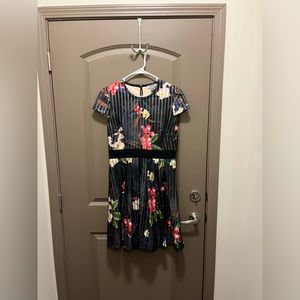 Women’s dress